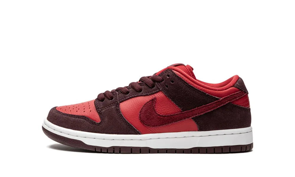 Nike SB Dunk Low Cherry