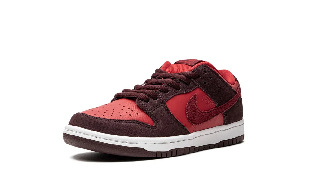 Nike SB Dunk Low Cherry