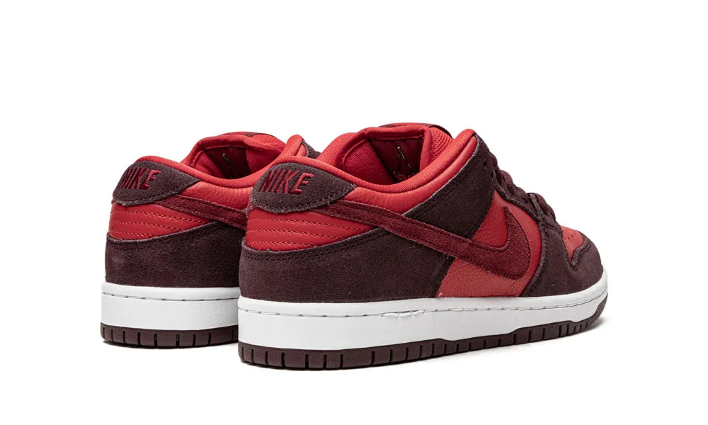 Nike SB Dunk Low Cherry