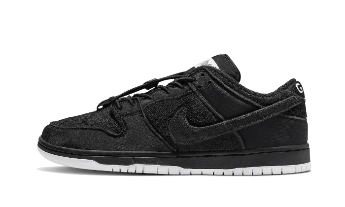 Nike SB Dunk Low Gnarhunters