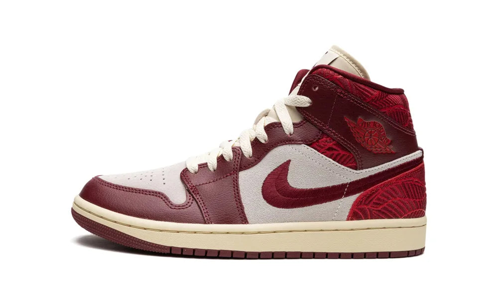 Jordan 1 Mid SE Tiki Leaf Team Red (W)