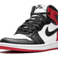 Jordan 1 Retro magas, szatén fekete lábujj (W)