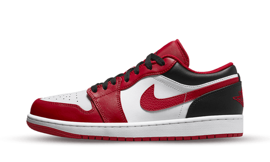 Jordan 1 Low Bulls