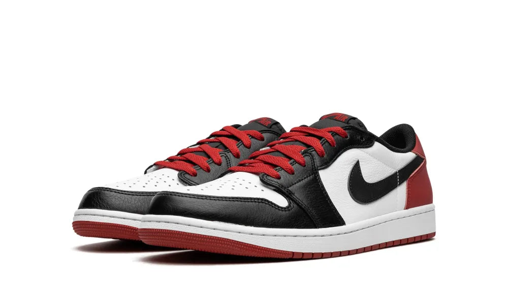 Jordan 1 Retro Low OG Black Toe (2023)