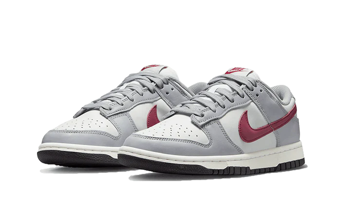 Nike Dunk alacsony, halvány elefántcsont vörösfa (W)